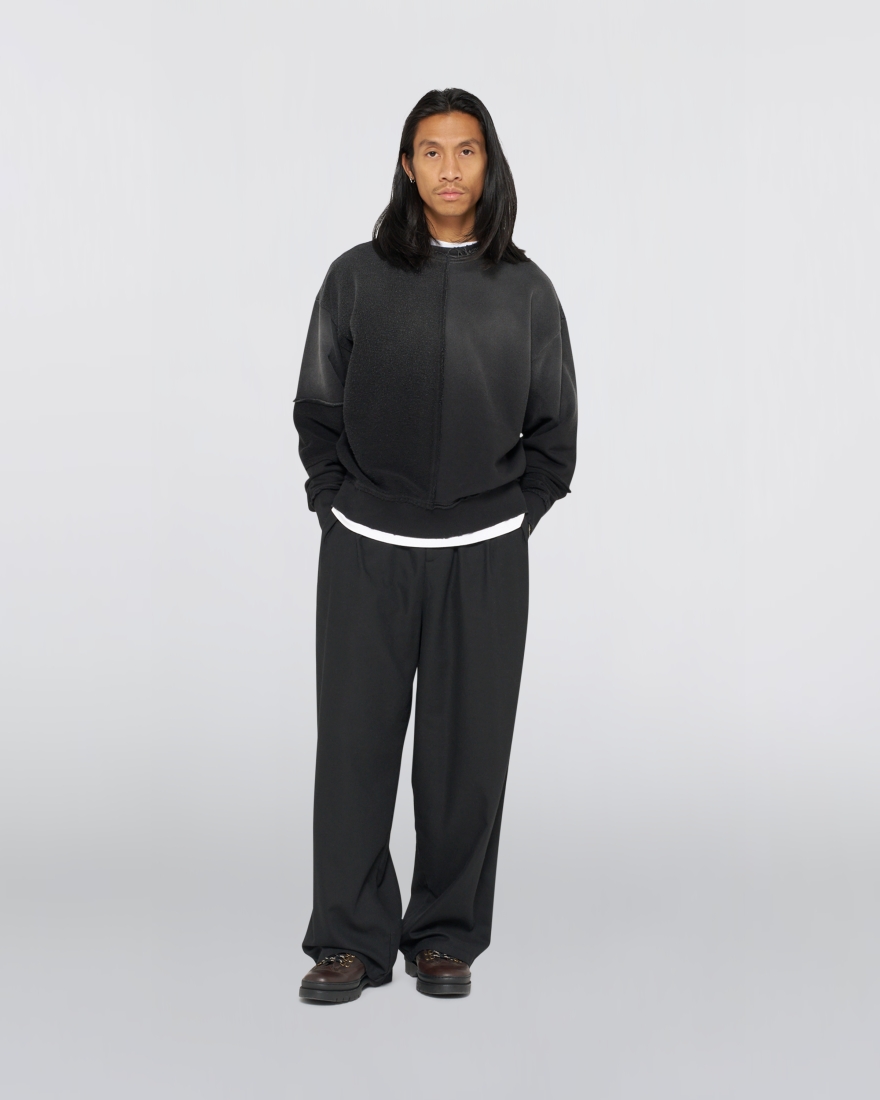 Edwin Bluff Sweat Black Distressed Wash