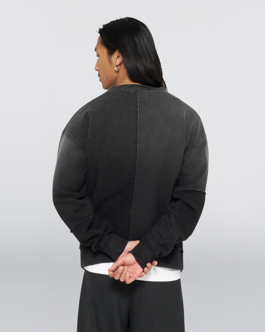 Edwin Bluff Sweat Black Distressed Wash